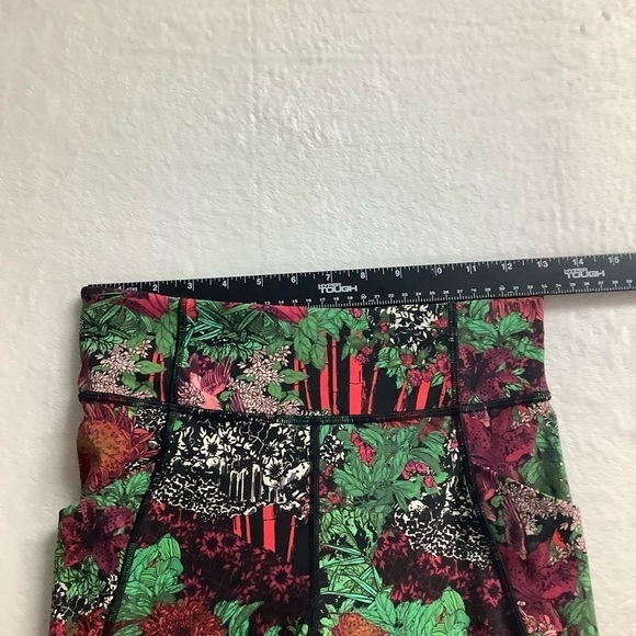 Lululemon Time To Sweat Crop 23" Leggings Size 6 Zen Garden - Picture 7 of 9